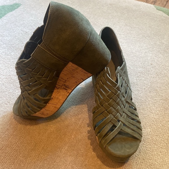 CHOCOLAT BLU Cork Wedge Platforms Sundance Free People 6.5 Olive Moss Green - Picture 3 of 10